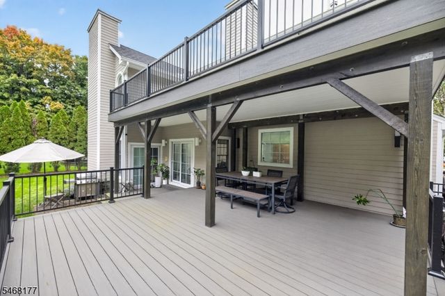 3 Recktenwald Ct, Old Tappan Boro, NJ 07675