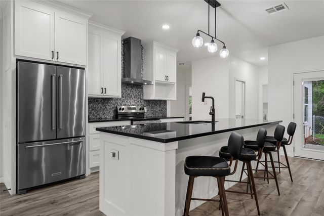 842 White Oak Drive, Woodway, TX 76712