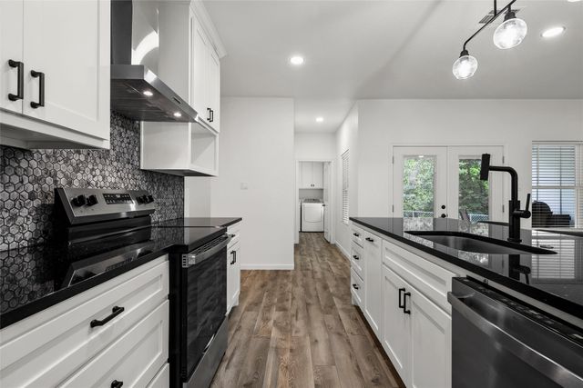 842 White Oak Drive, Woodway, TX 76712