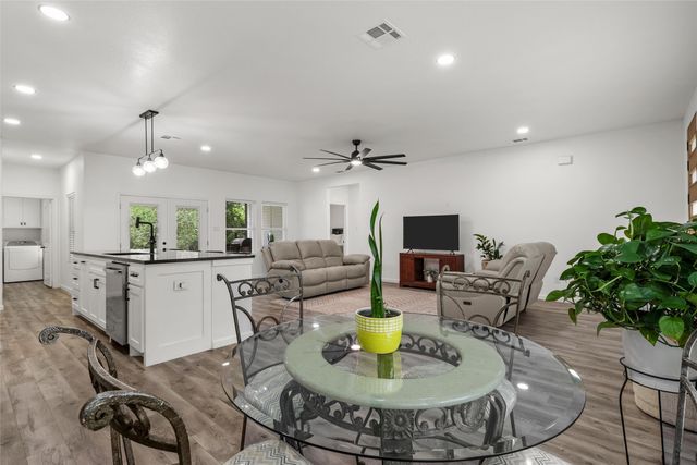 842 White Oak Drive, Woodway, TX 76712