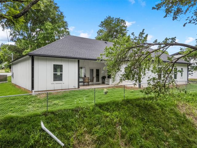 842 White Oak Drive, Woodway, TX 76712