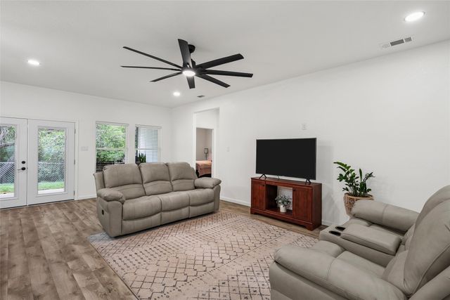842 White Oak Drive, Woodway, TX 76712