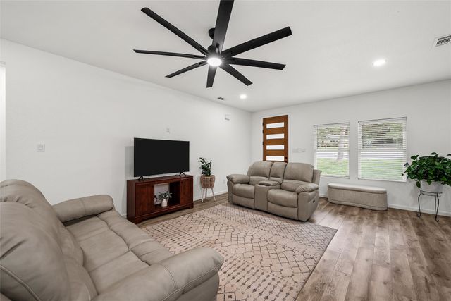 842 White Oak Drive, Woodway, TX 76712