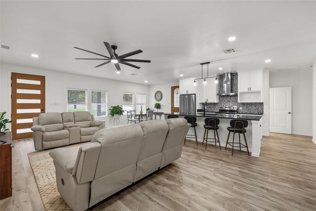 842 White Oak Drive, Woodway, TX 76712