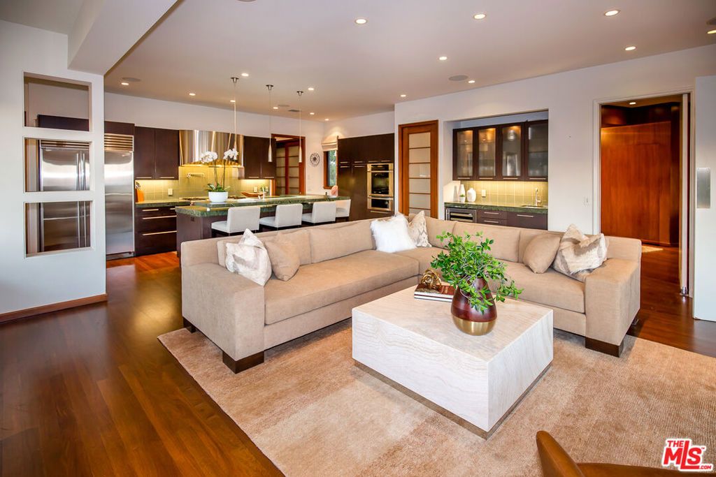 Image 10 of property listing at 1131 Miradero Road, Beverly Hills, CA 90210