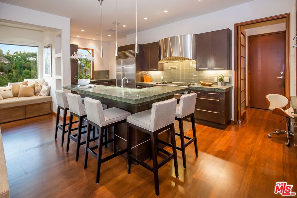 Image 13 of property listing at 1131 Miradero Road, Beverly Hills, CA 90210