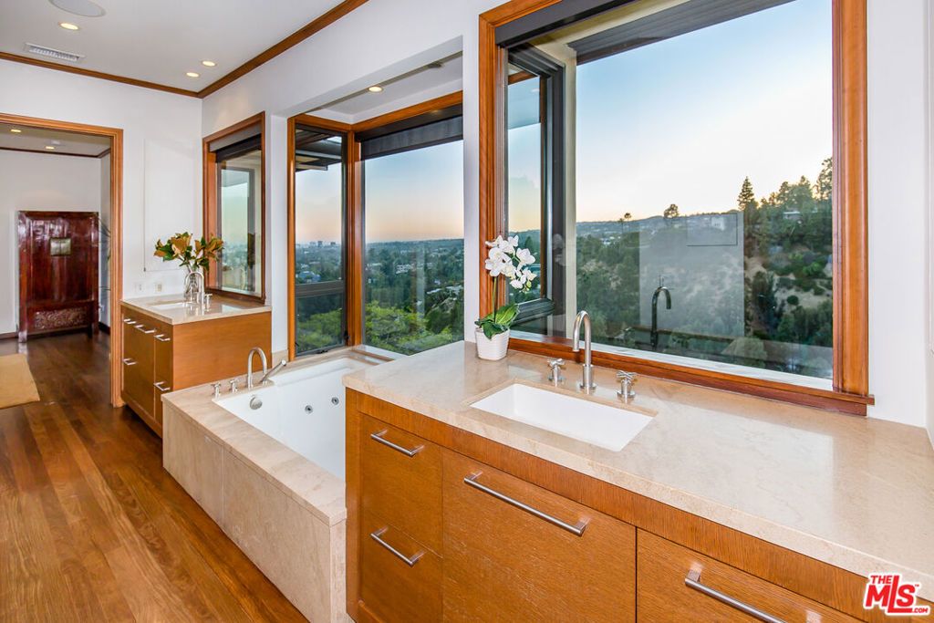 Image 21 of property listing at 1131 Miradero Road, Beverly Hills, CA 90210