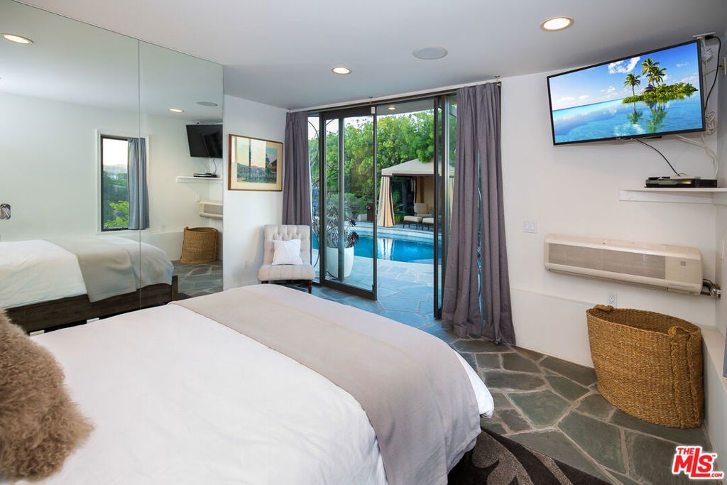 Image 28 of property listing at 1131 Miradero Road, Beverly Hills, CA 90210