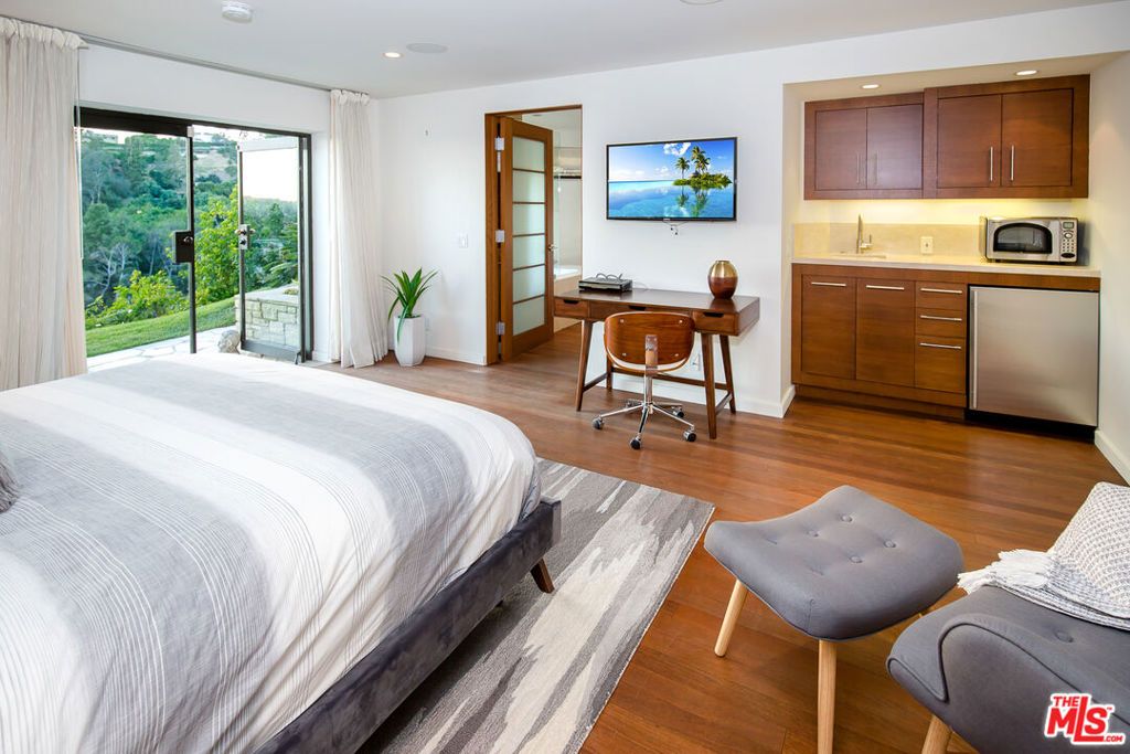 Image 30 of property listing at 1131 Miradero Road, Beverly Hills, CA 90210