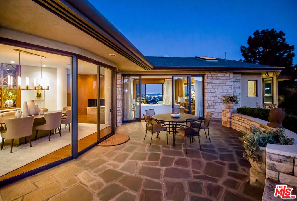 Image 31 of property listing at 1131 Miradero Road, Beverly Hills, CA 90210