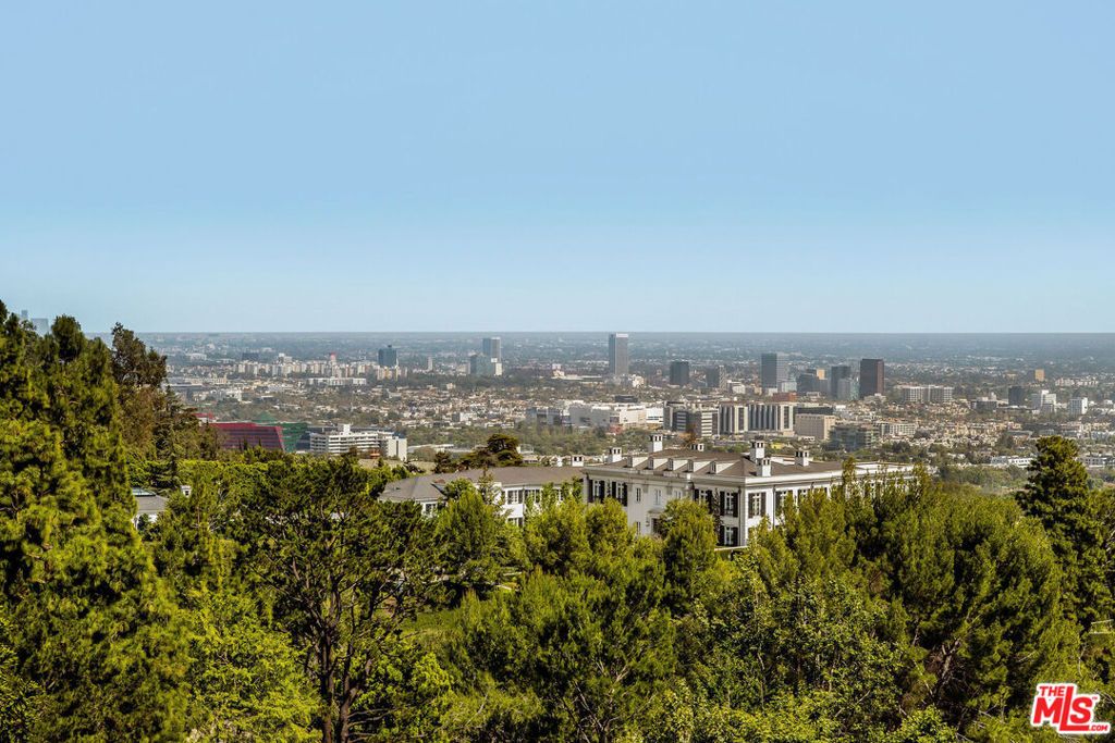 Image 39 of property listing at 1131 Miradero Road, Beverly Hills, CA 90210