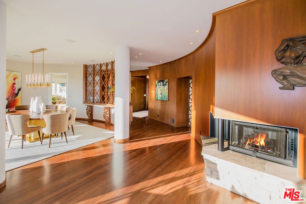 Image 5 of property listing at 1131 Miradero Road, Beverly Hills, CA 90210