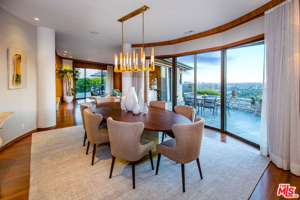 Image 6 of property listing at 1131 Miradero Road, Beverly Hills, CA 90210