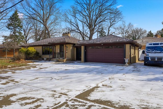 6006 Rosetta Street, Dearborn Heights, MI 48127