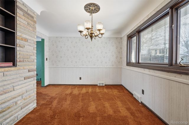 6006 Rosetta Street, Dearborn Heights, MI 48127