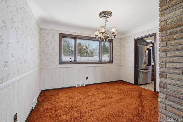 6006 Rosetta Street, Dearborn Heights, MI 48127