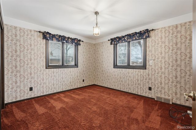 6006 Rosetta Street, Dearborn Heights, MI 48127