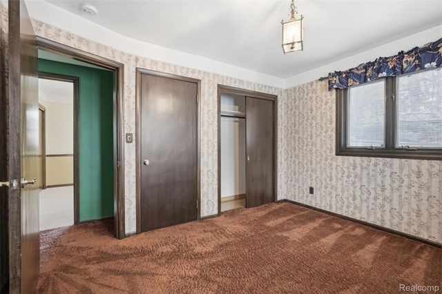 6006 Rosetta Street, Dearborn Heights, MI 48127