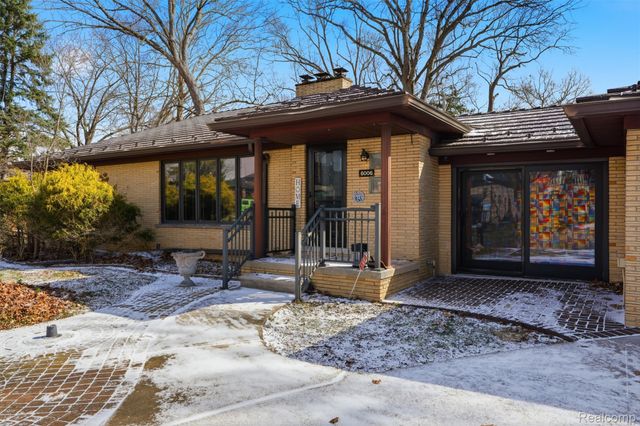 6006 Rosetta Street, Dearborn Heights, MI 48127