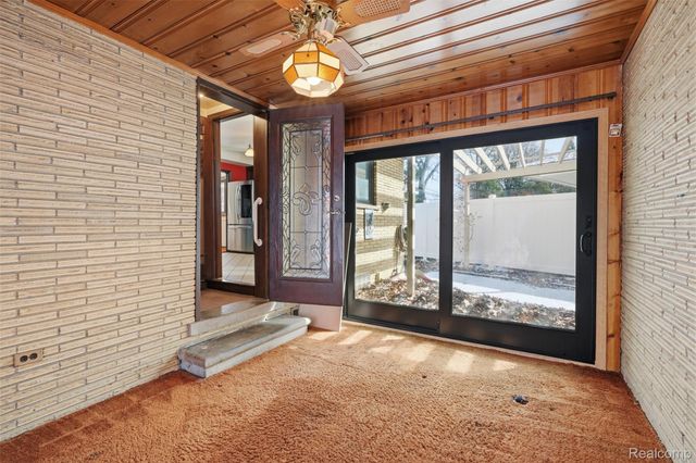 6006 Rosetta Street, Dearborn Heights, MI 48127