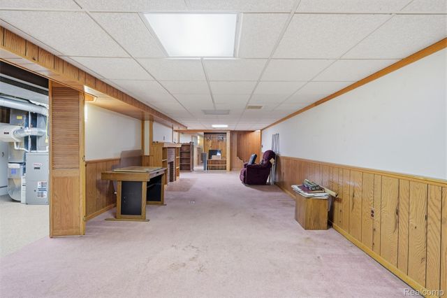 6006 Rosetta Street, Dearborn Heights, MI 48127