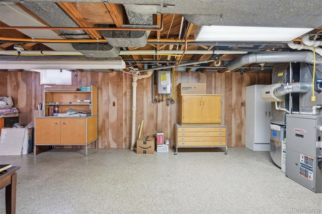 6006 Rosetta Street, Dearborn Heights, MI 48127