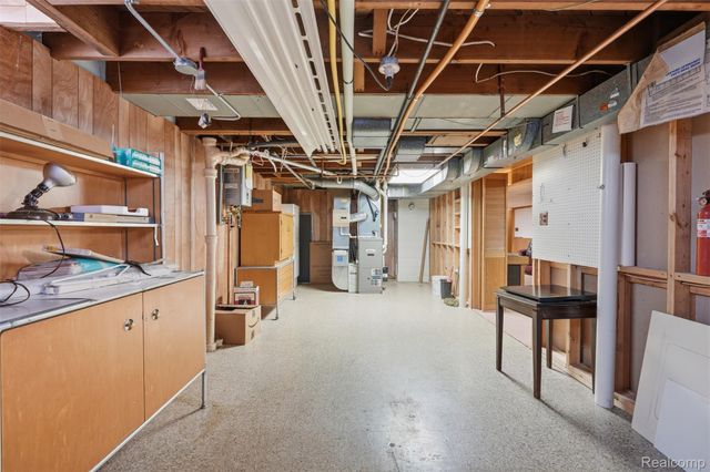 6006 Rosetta Street, Dearborn Heights, MI 48127