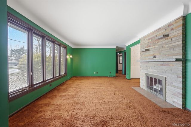 6006 Rosetta Street, Dearborn Heights, MI 48127