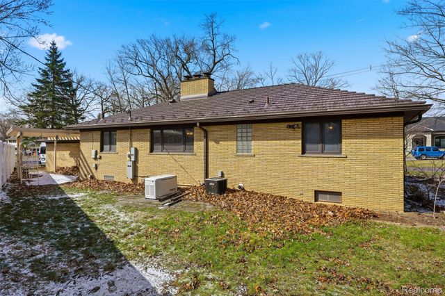 6006 Rosetta Street, Dearborn Heights, MI 48127