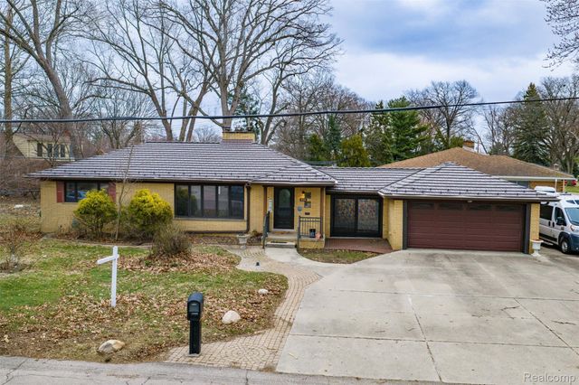 6006 Rosetta Street, Dearborn Heights, MI 48127