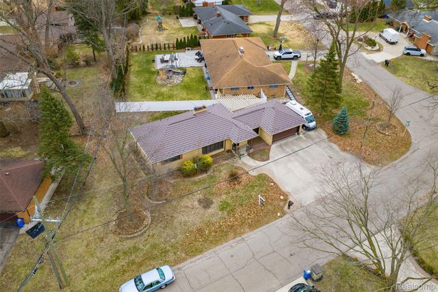 6006 Rosetta Street, Dearborn Heights, MI 48127