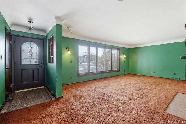 6006 Rosetta Street, Dearborn Heights, MI 48127