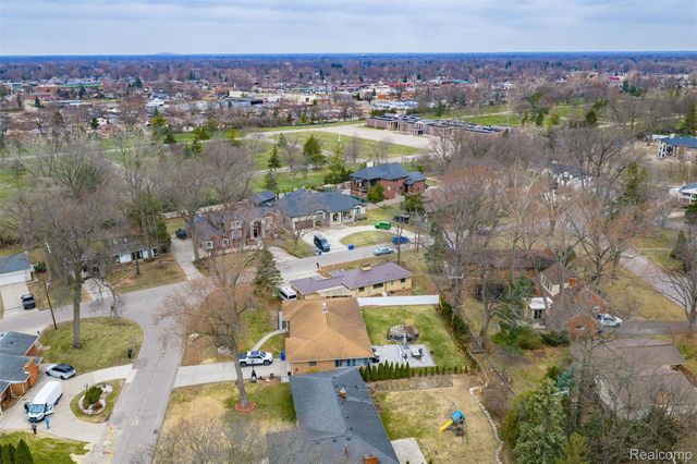 6006 Rosetta Street, Dearborn Heights, MI 48127