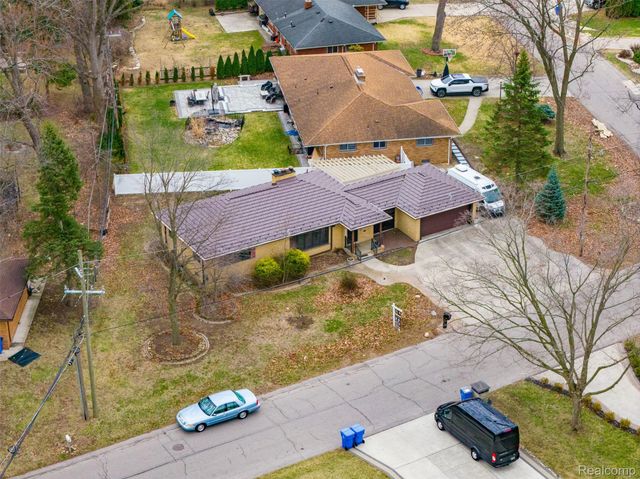 6006 Rosetta Street, Dearborn Heights, MI 48127