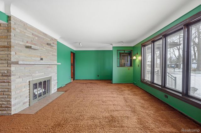 6006 Rosetta Street, Dearborn Heights, MI 48127