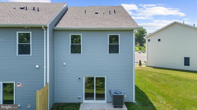 8110 BARTHOLOMEW CT, Baltimore, MD 21206