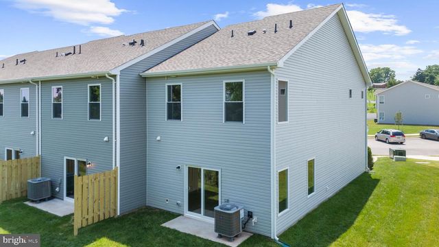 8110 BARTHOLOMEW CT, Baltimore, MD 21206