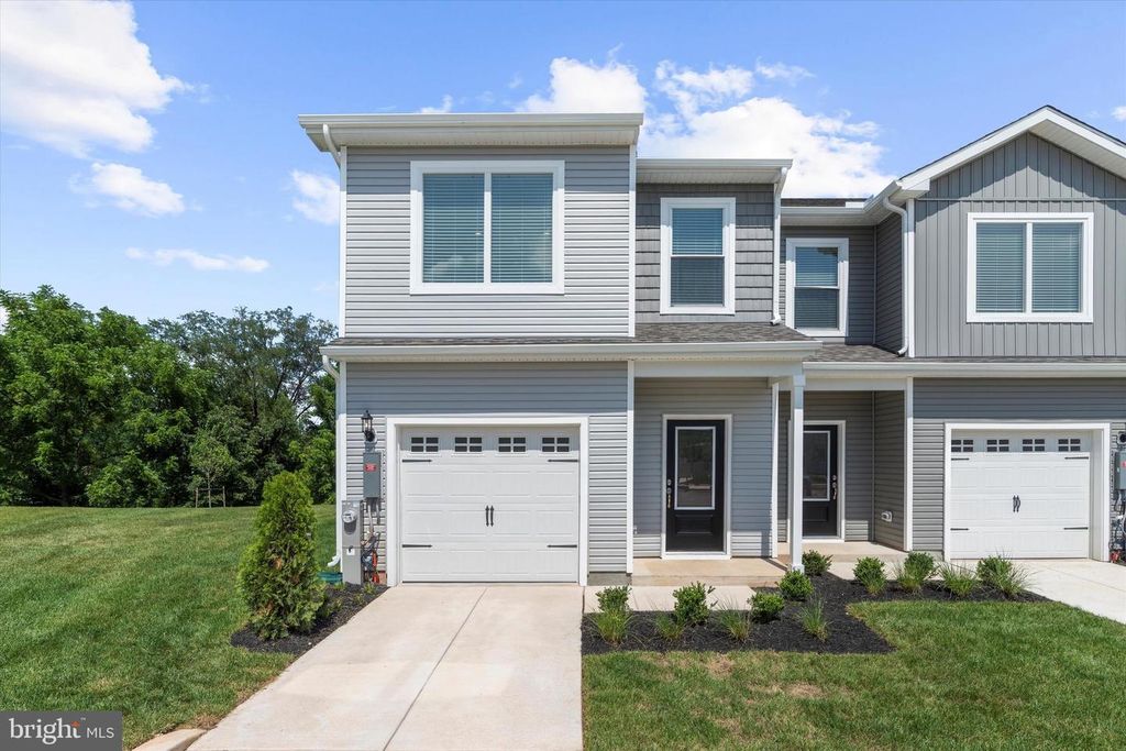 8110 BARTHOLOMEW CT, Baltimore, MD 21206