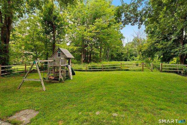 31 Canterbury Road, Brooklyn, CT 06234