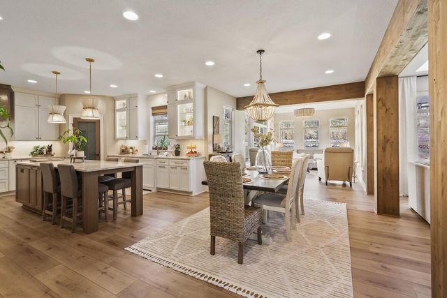 739 Stepping Stone WAY, Pewaukee, WI 53072