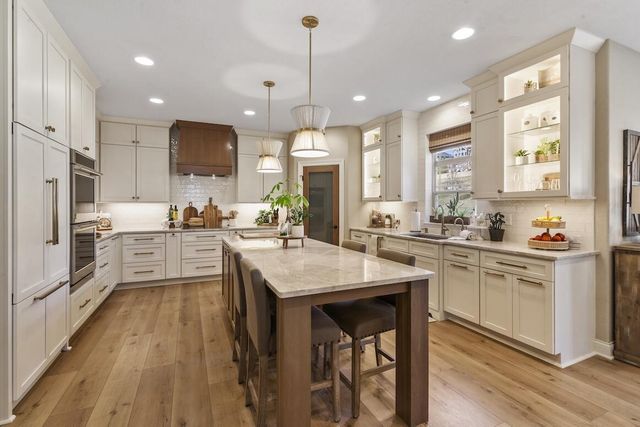 739 Stepping Stone WAY, Pewaukee, WI 53072