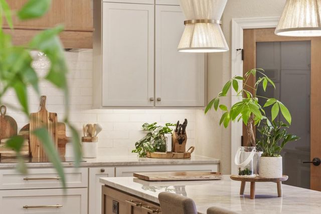 739 Stepping Stone WAY, Pewaukee, WI 53072