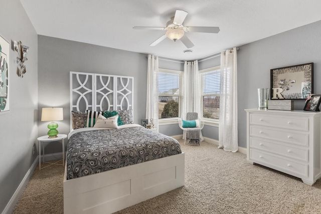 739 Stepping Stone WAY, Pewaukee, WI 53072