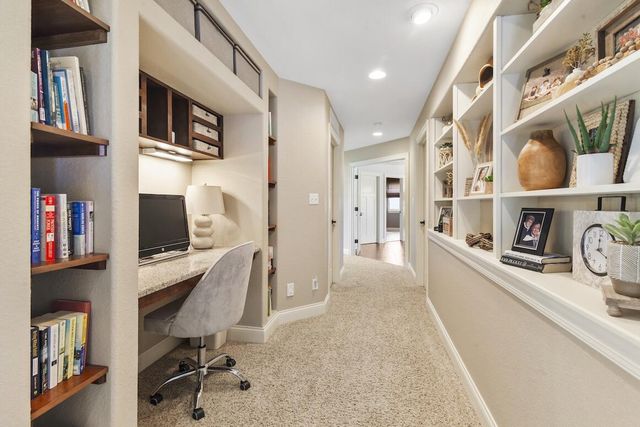 739 Stepping Stone WAY, Pewaukee, WI 53072