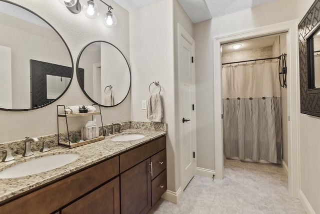 739 Stepping Stone WAY, Pewaukee, WI 53072