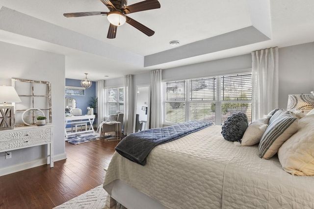 739 Stepping Stone WAY, Pewaukee, WI 53072