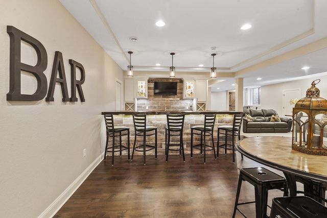 739 Stepping Stone WAY, Pewaukee, WI 53072