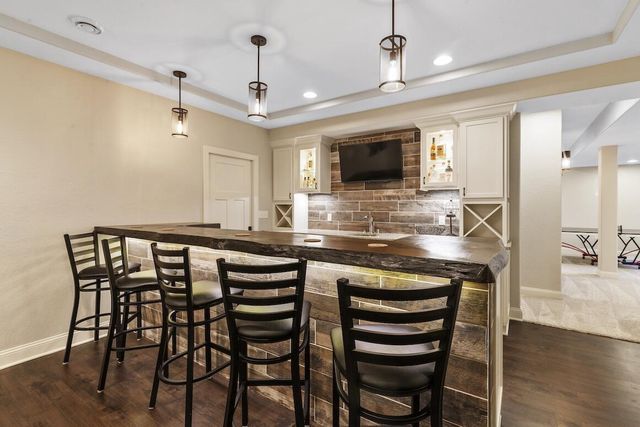 739 Stepping Stone WAY, Pewaukee, WI 53072