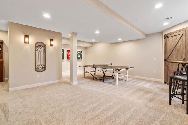 739 Stepping Stone WAY, Pewaukee, WI 53072