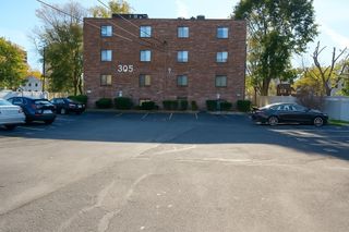 305 Riverside Ave 41, Medford, MA 02155